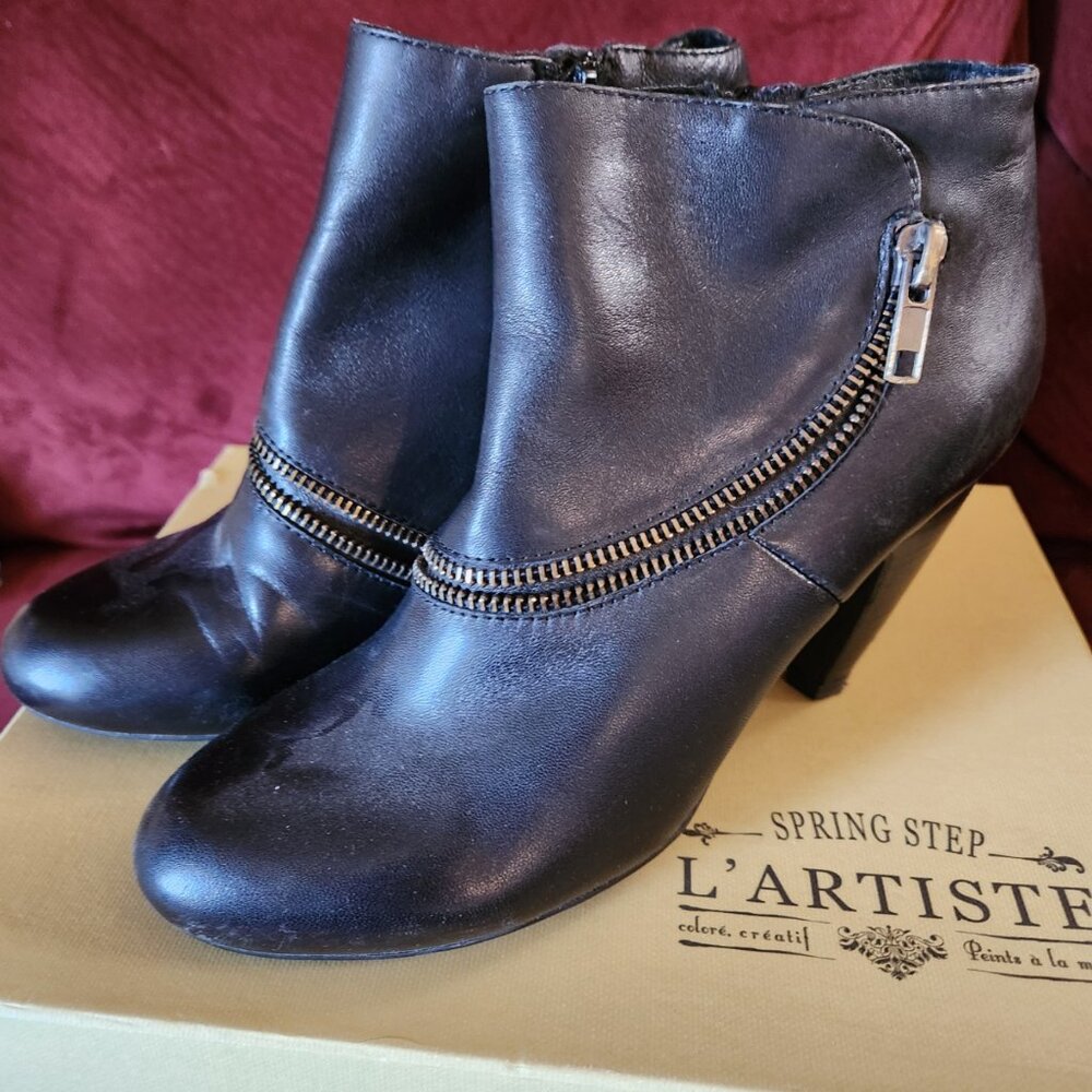 Miz Mooz Women's Flirt Black Leather Ankle Bootie size 6/36